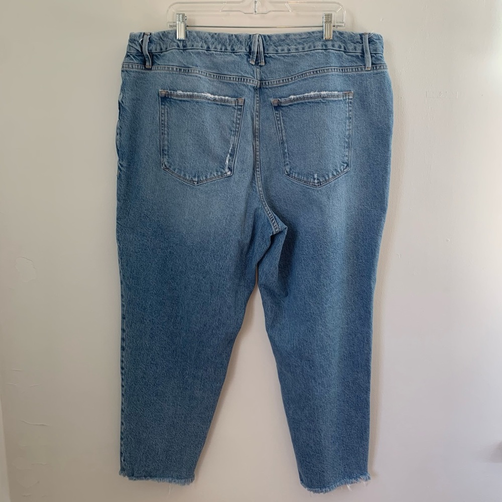 Good American Weekender Distressed Hi Rise Jeans - Picture 7 of 10
